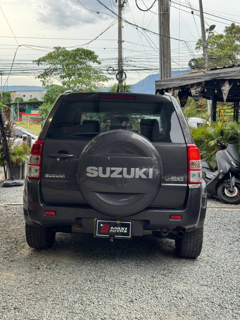 
								SUZUKI GRAND VITARA AT 2.4 4X4 full									