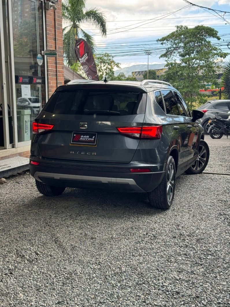 
								SEAT ATECA STYLE 2.0 AT full									
