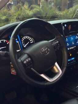 
										TOYOTA FORTUNER SRV 2.8 DIÉSEL 4X2 full									