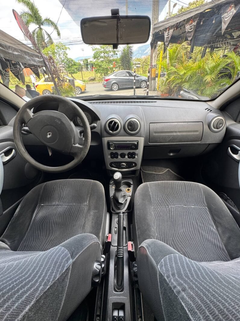 
								RENAULT SANDERO GT LINE 16V 1.6 MT full									