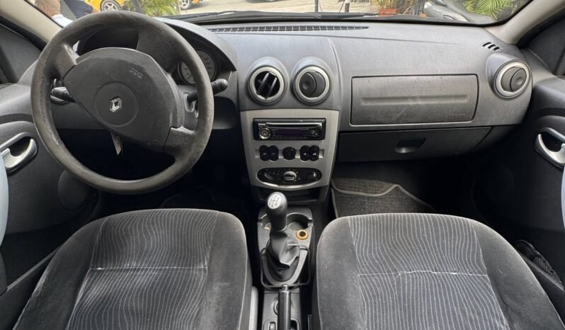 
								RENAULT SANDERO GT LINE 16V 1.6 MT full									