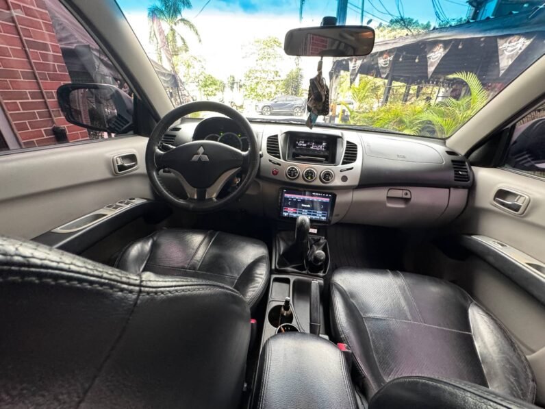 
								MITSUBISHI SPORTERO L200 MT 4X4 DIESEL full									