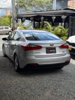 
										KIA CERATO PRO EX 1.6 AT full									