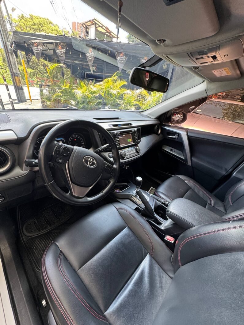 
								TOYOTA RAV4 STREET 2.0L AT 4×2 full									