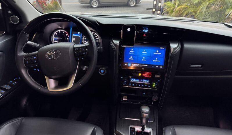 
								TOYOTA FORTUNER SRV 2.8 DIÉSEL 4X2 full									