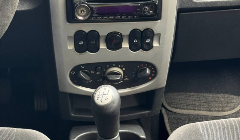 
								RENAULT SANDERO GT LINE 16V 1.6 MT full									