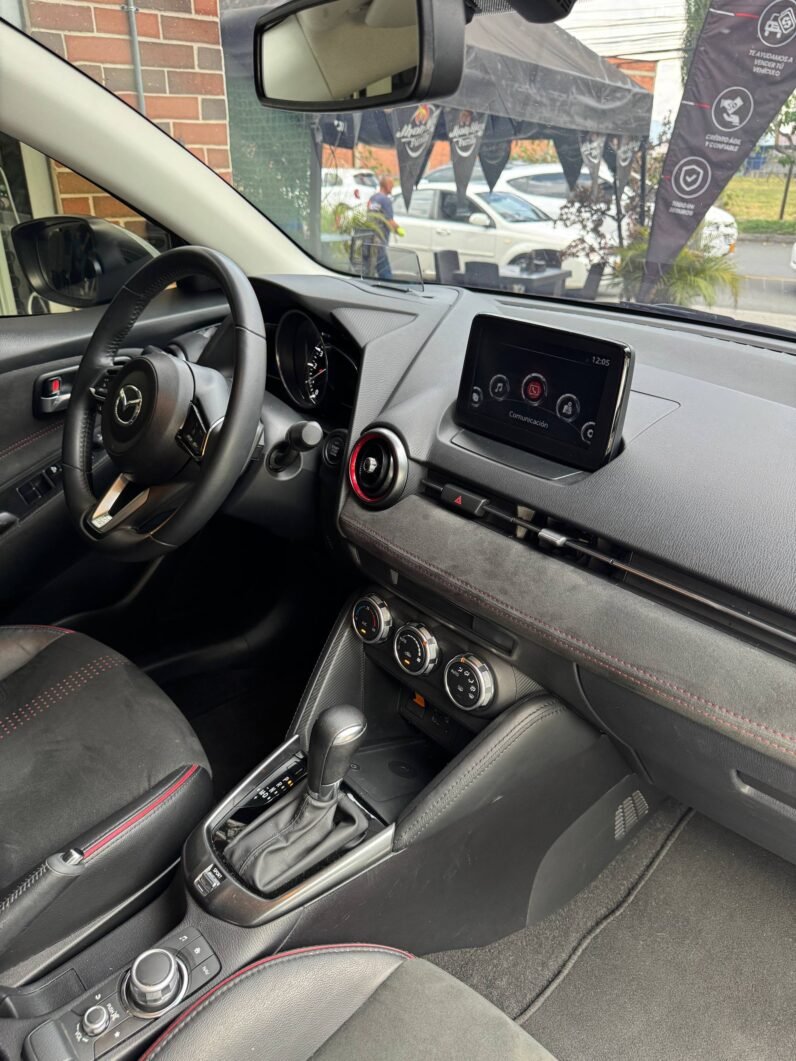 
								MAZDA 2 GRAND TOURING 1.5L AT full									
