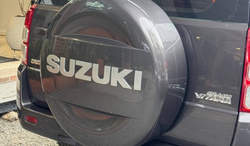 
								SUZUKI GRAND VITARA AT 2.4 4X4 full									