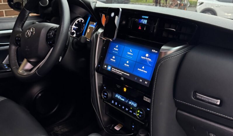 
								TOYOTA FORTUNER SRV 2.8 DIÉSEL 4X2 full									
