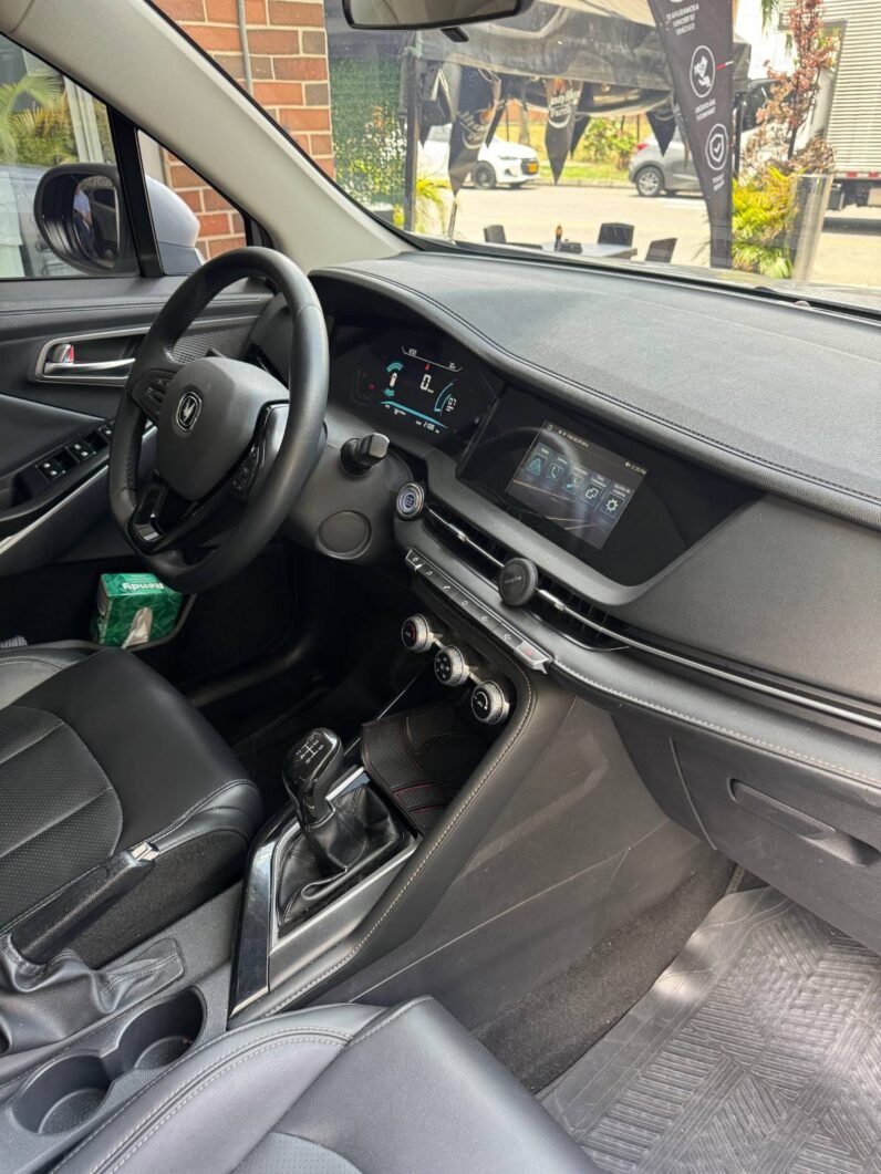 
								CHANGAN CS15 LUXURY MT 1.5 4X2 full									