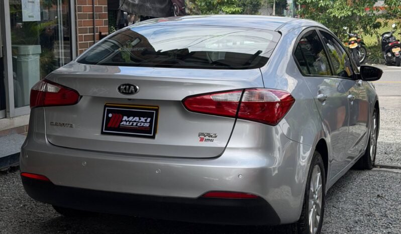 
								KIA CERATO PRO EX 1.6 AT full									