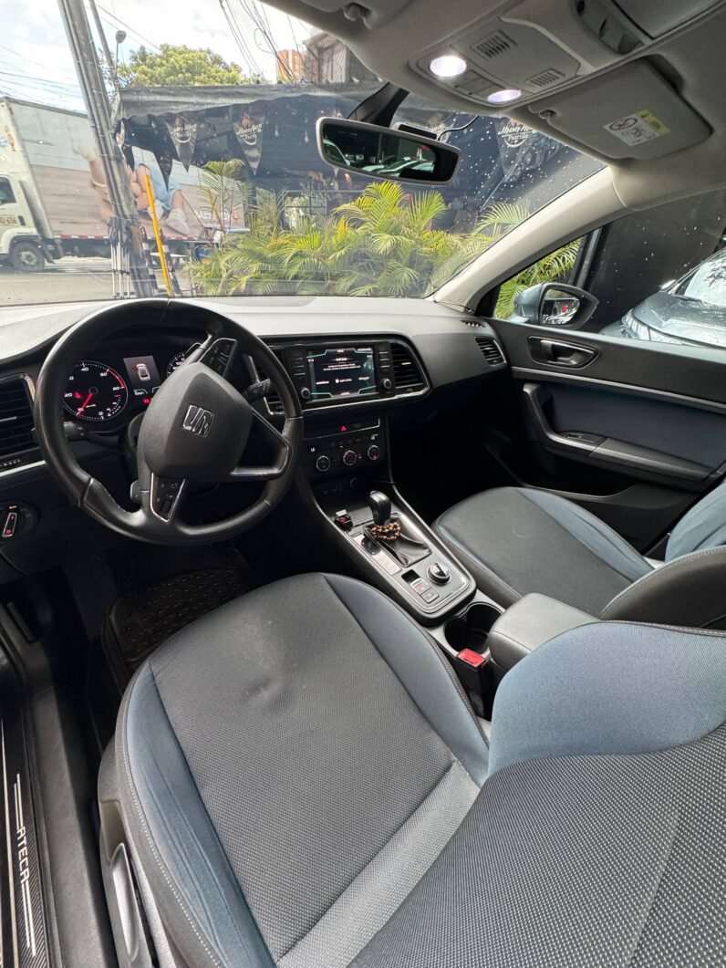 
								SEAT ATECA STYLE 2.0 AT full									