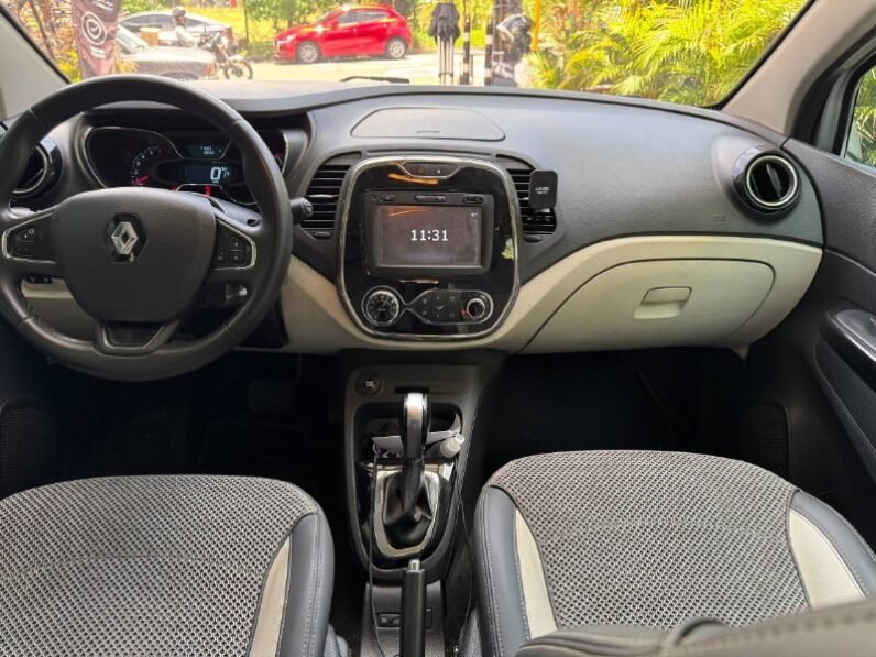 
								RENAULT CAPTUR INTENS AT 2.0 4X2 full									