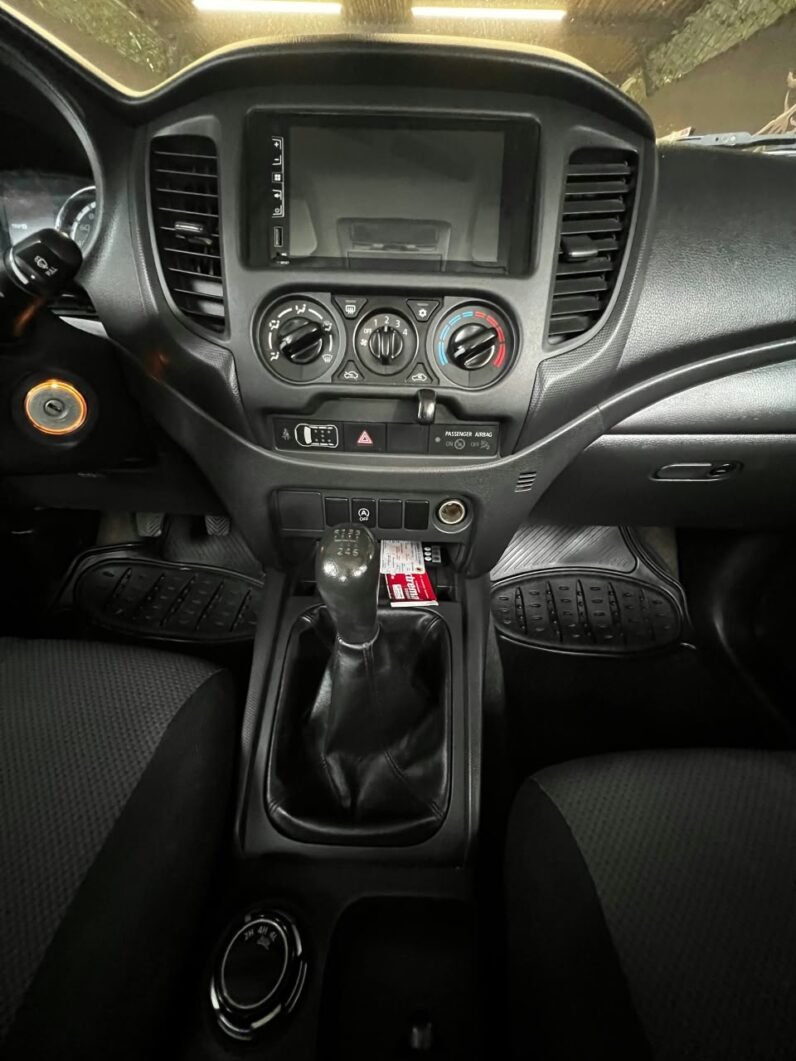 
								MITSUBISHI L 200 TRITON MT DIESEL 4X4 full									