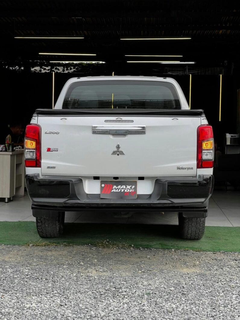 
								MITSUBISHI L 200 TRITON MT DIESEL 4X4 full									