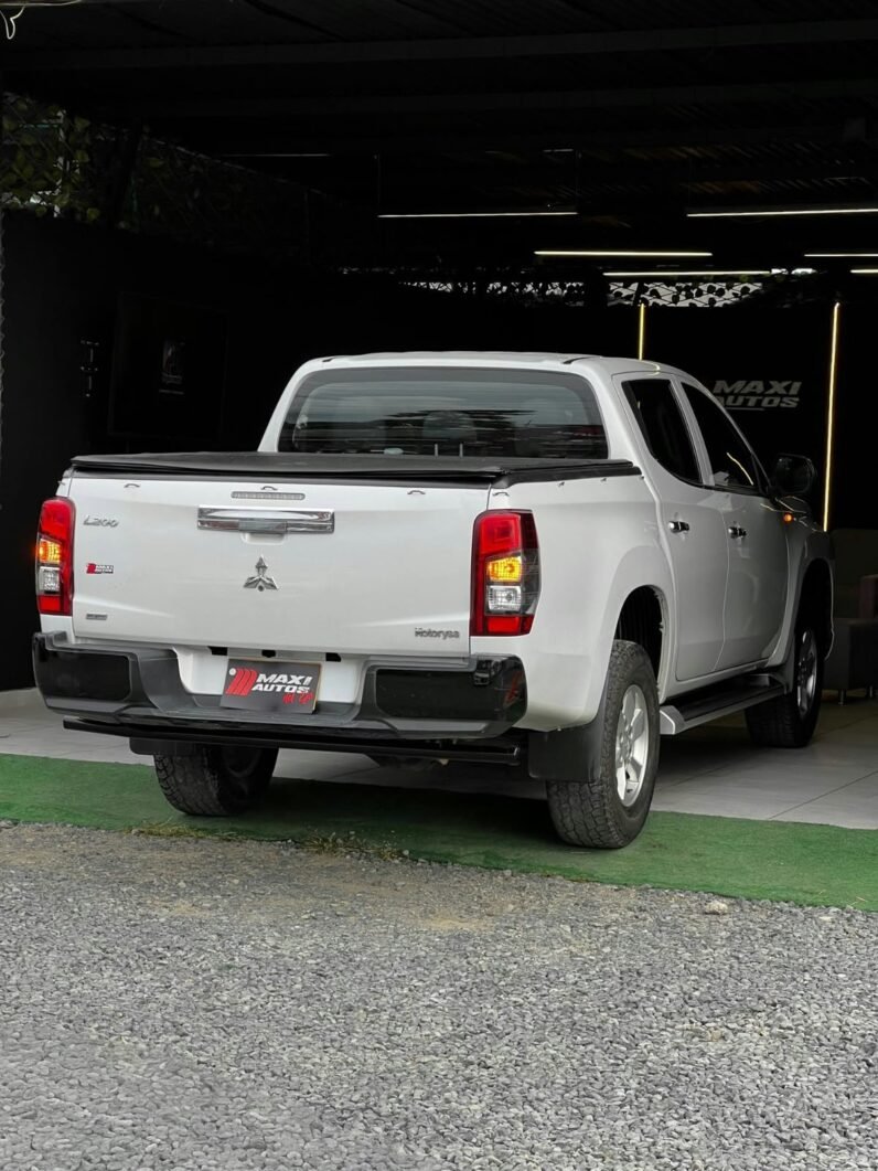 
								MITSUBISHI L 200 TRITON MT DIESEL 4X4 full									