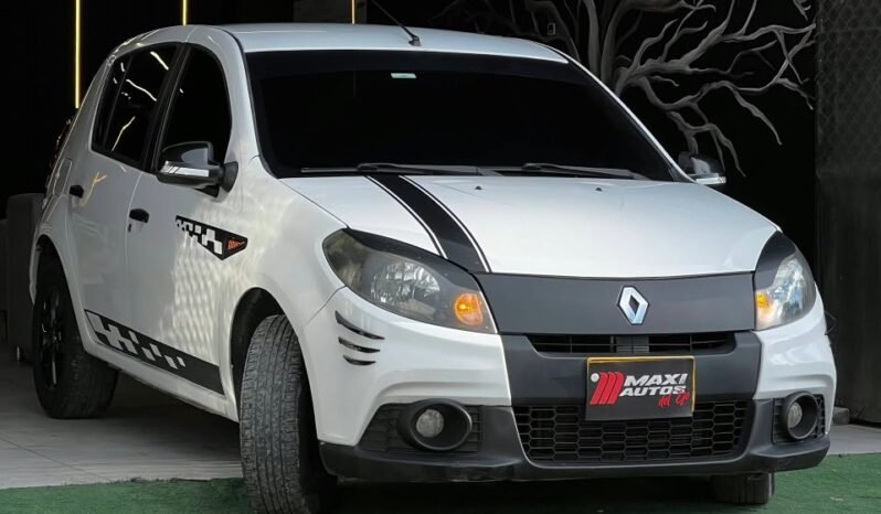 
								RENAULT SANDERO GT LINE 1.6 MT full									