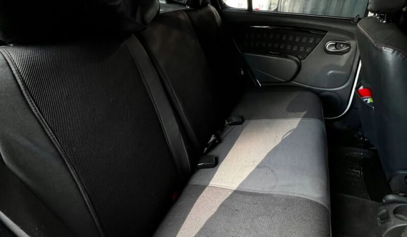
								RENAULT SANDERO GT LINE 1.6 MT full									