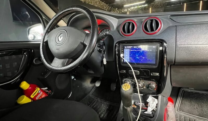 
								RENAULT SANDERO GT LINE 1.6 MT full									