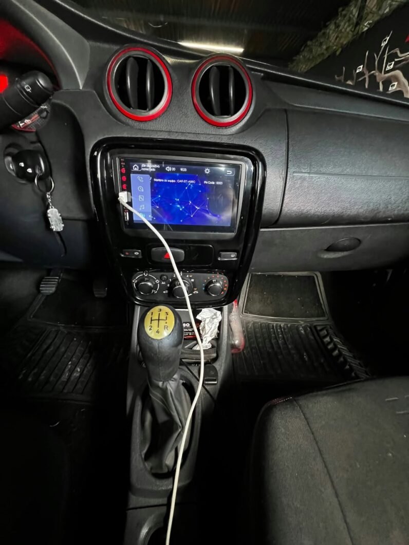 
								RENAULT SANDERO GT LINE 1.6 MT full									
