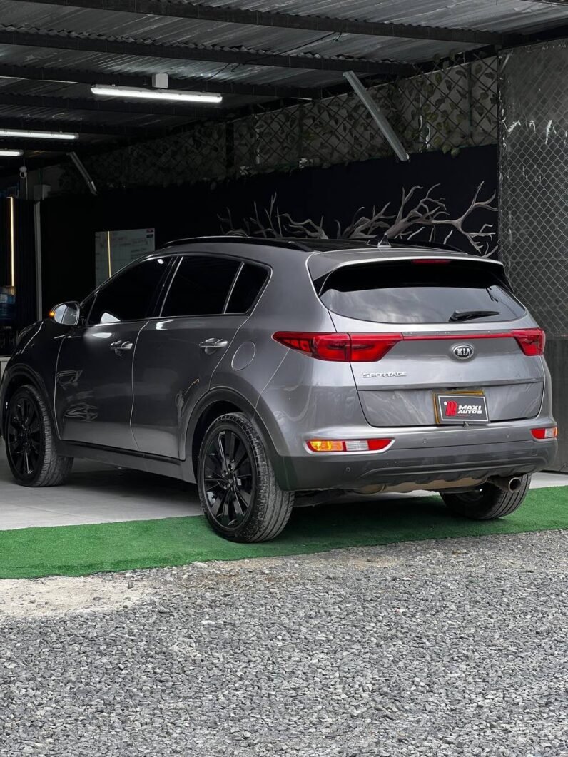 
								KIA SPORTAGE LX MT 2.0 4X2 full									