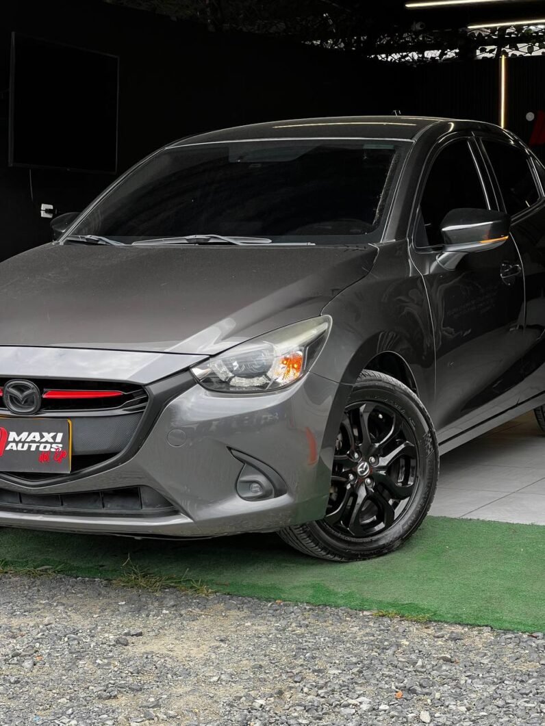 
								MAZDA 2 GRAND TOURING 1.5 MT full									