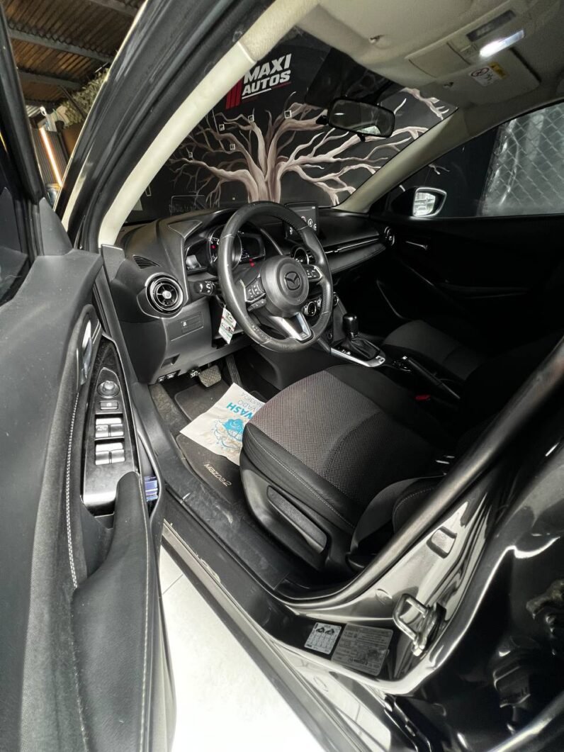 
								MAZDA 2 GRAND TOURING 1.5 MT full									