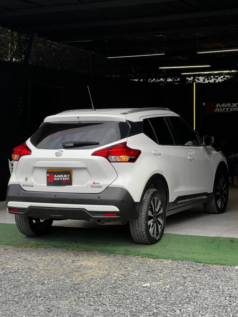 
								NISSAN KICKS ADVANCE 1.6L AT full									