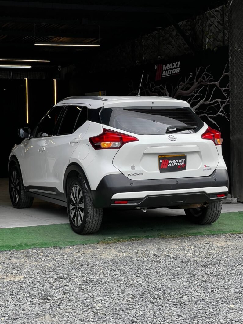 
								NISSAN KICKS ADVANCE 1.6L AT full									