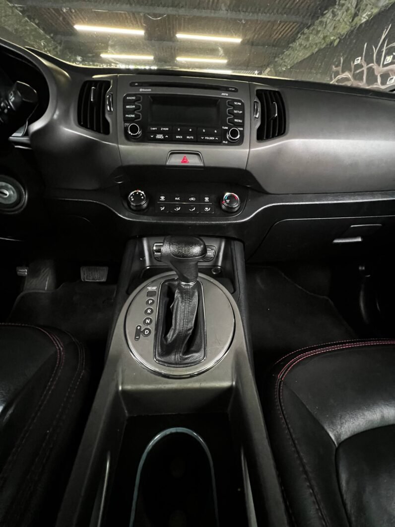 
								KIA NEW SPORTAGE LX DIESEL 2.0 AT 4X4 full									