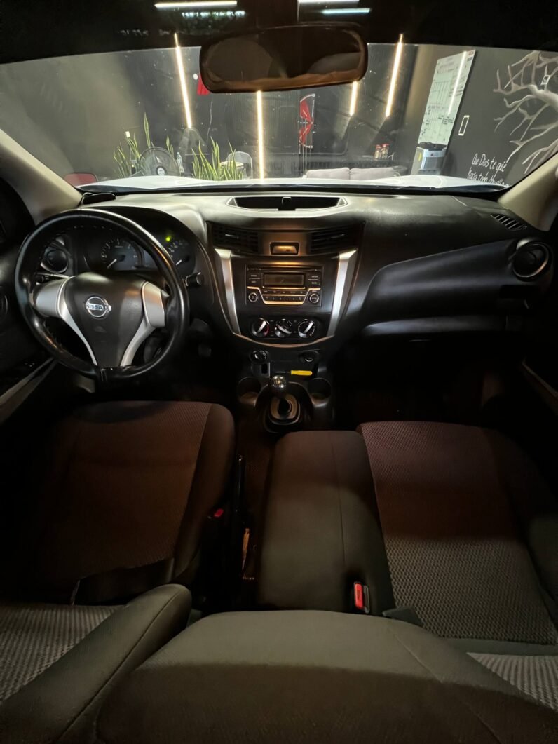 
								NISSAN FRONTIER NP300 2.5 DIESEL  MT 4X4 full									