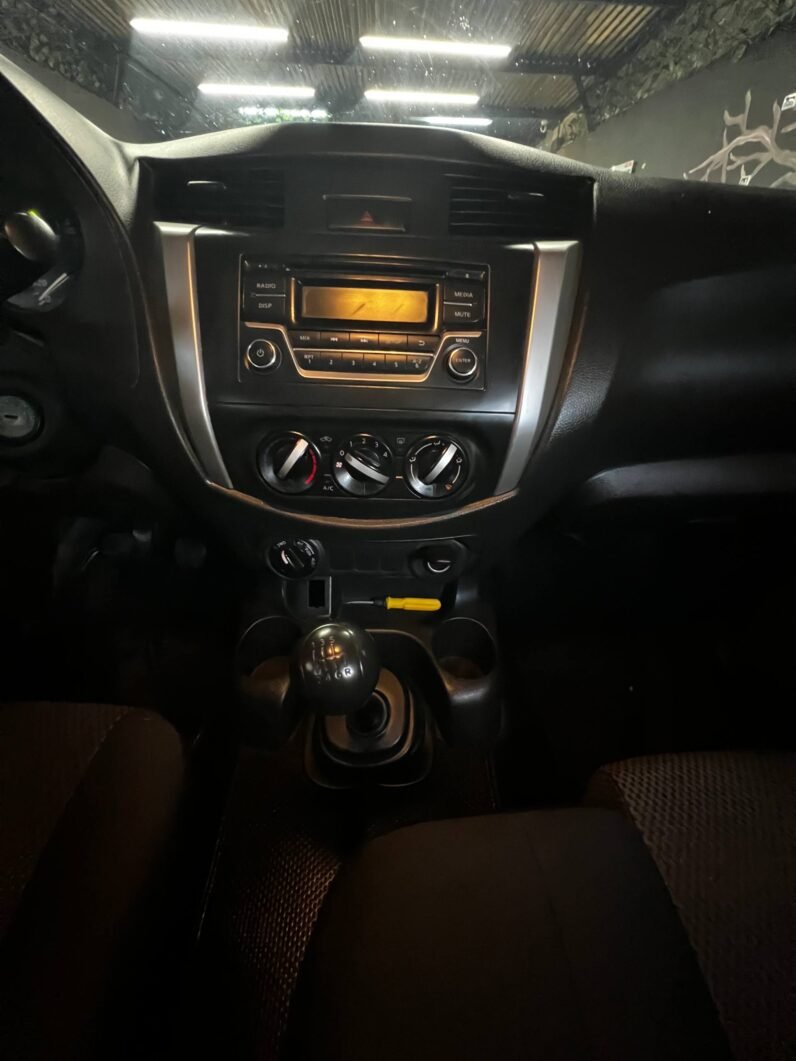 
								NISSAN FRONTIER NP300 2.5 DIESEL  MT 4X4 full									