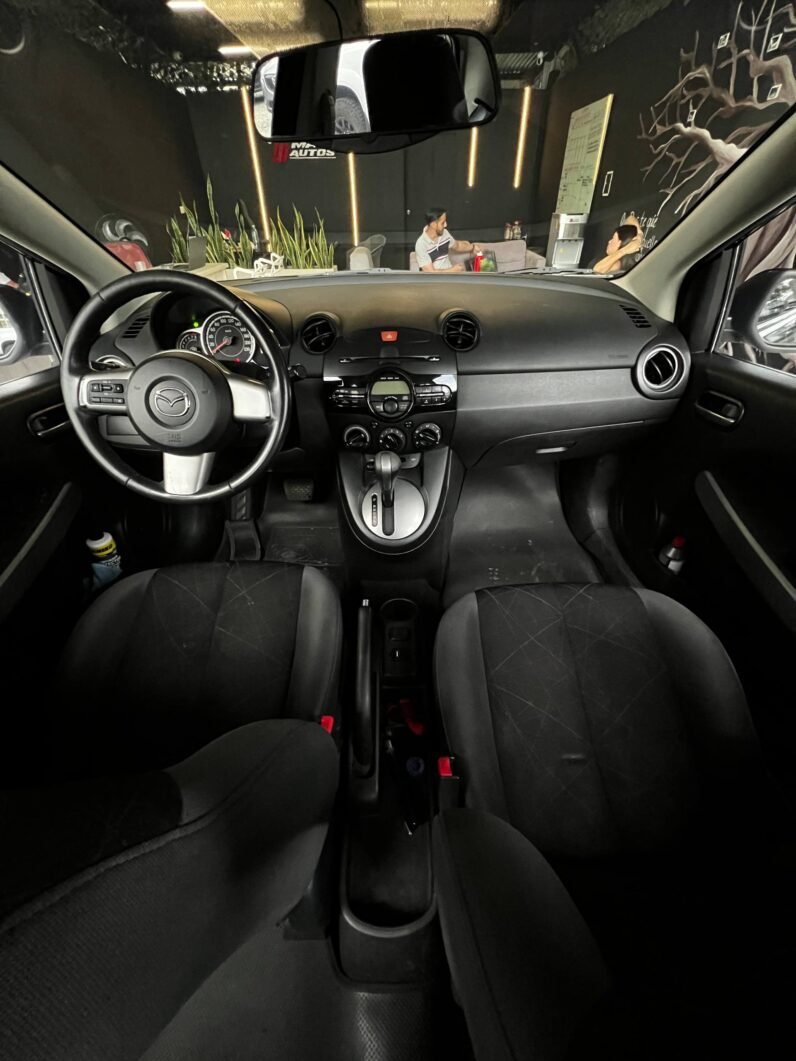
								MAZDA 2 1.5 HM AT full									