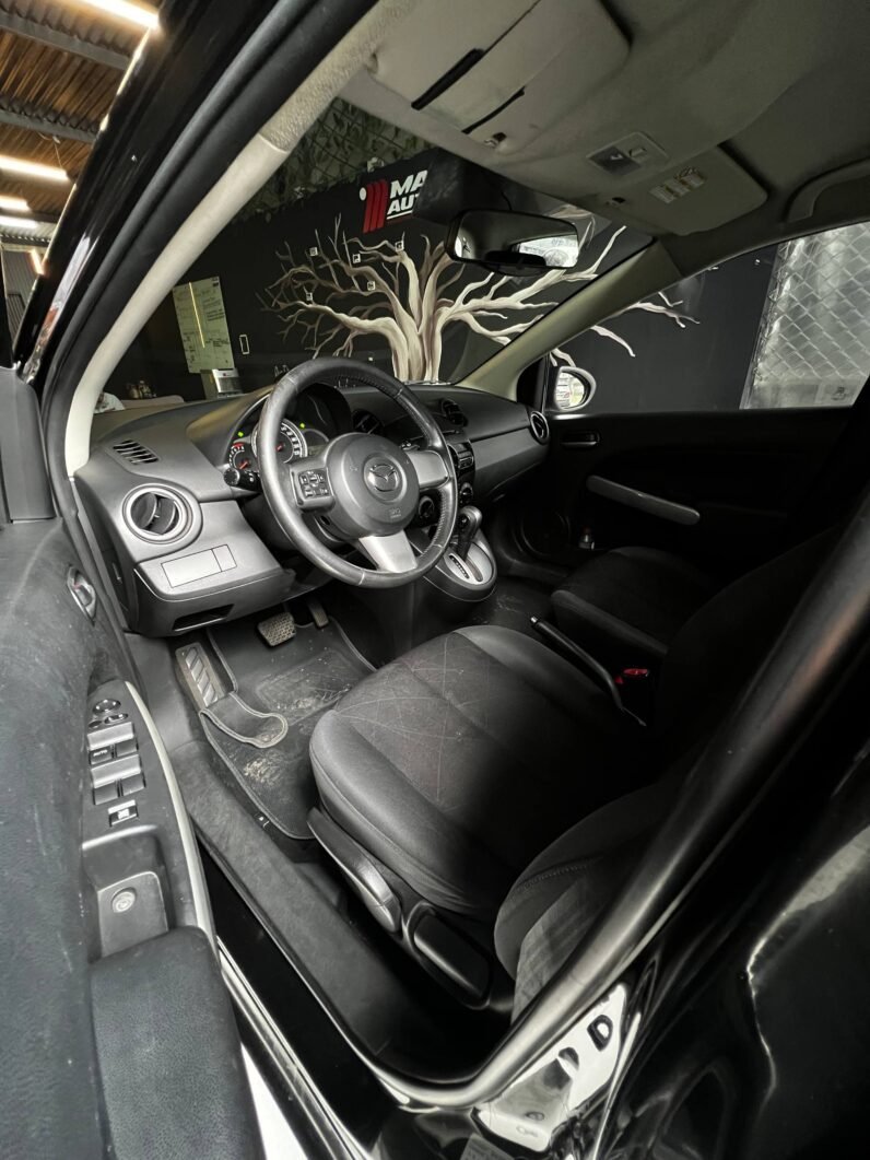 
								MAZDA 2 1.5 HM AT full									