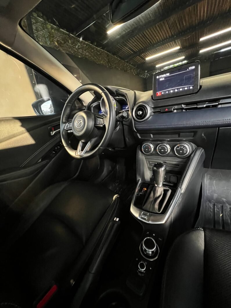 
								MAZDA 2 GRAND TOURING LX 1.5 AT full									