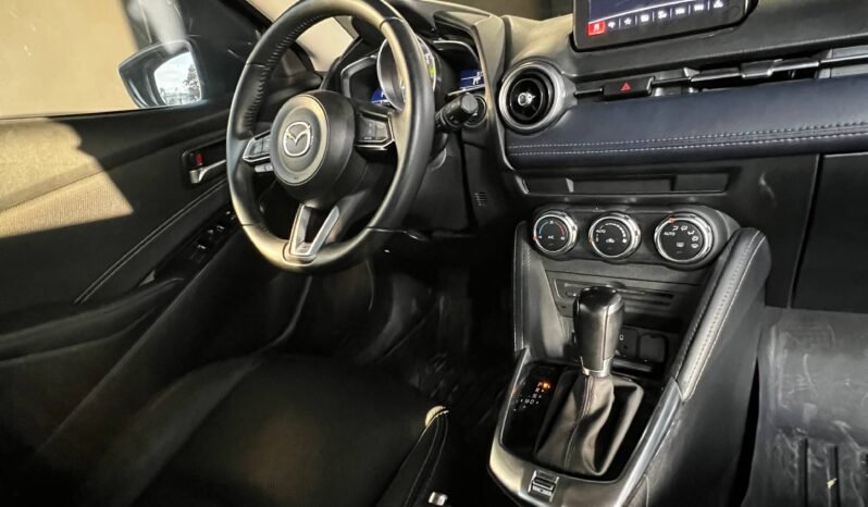 
								MAZDA 2 GRAND TOURING LX 1.5 AT full									