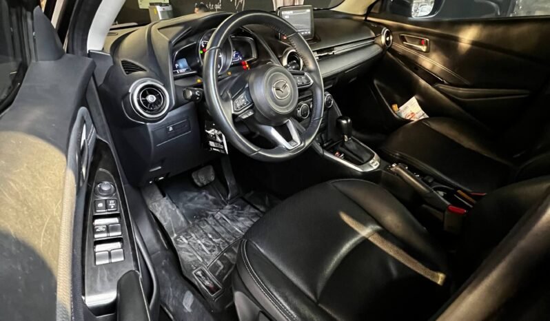 
								MAZDA 2 GRAND TOURING LX 1.5 AT full									