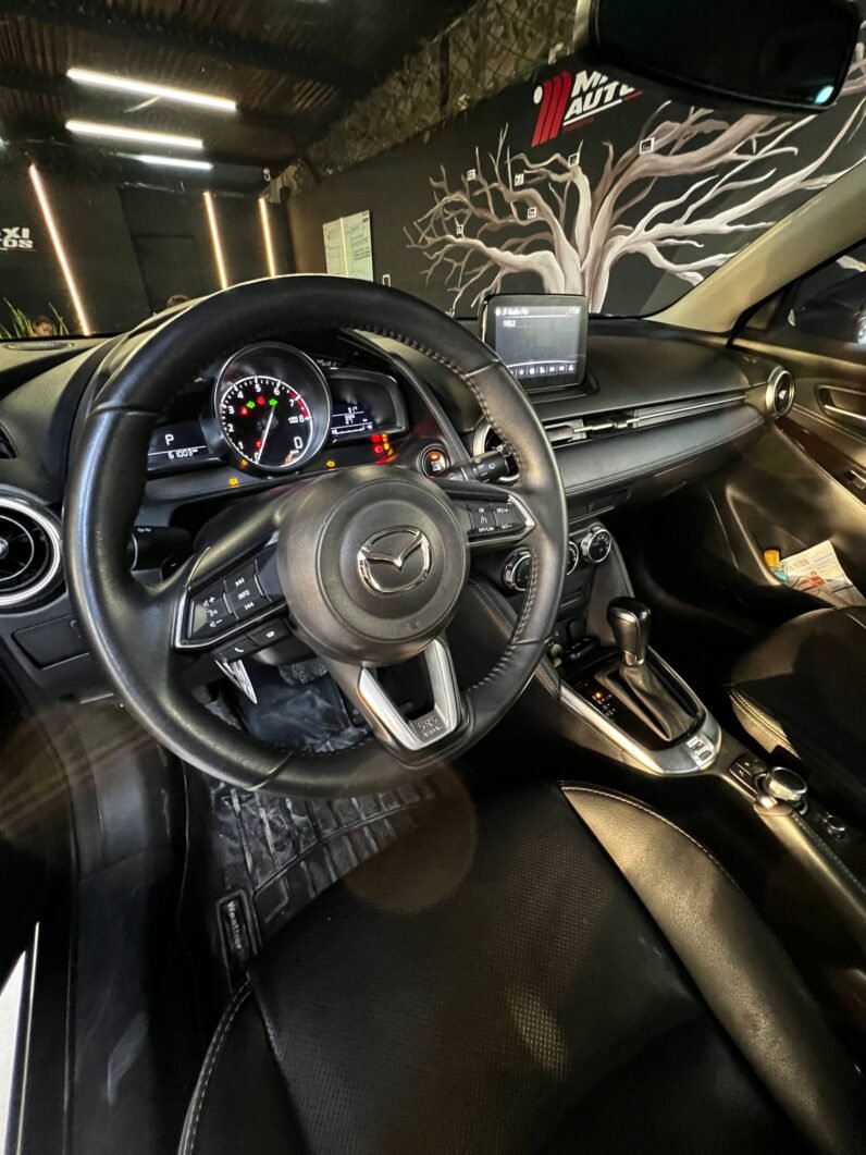 
								MAZDA 2 GRAND TOURING LX 1.5 AT full									