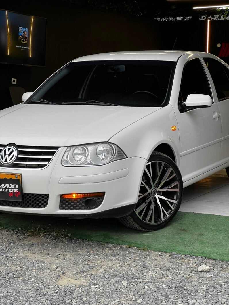 
								VOLKSWAGEN JETTA CLASSIC EUROPA MT 2.0 full									