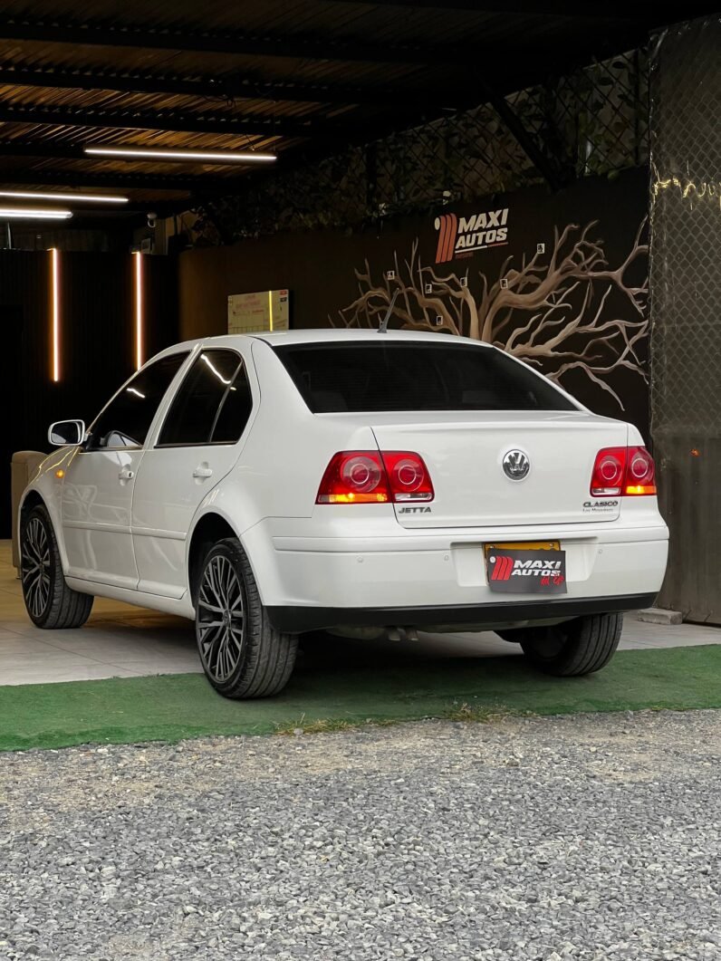 
								VOLKSWAGEN JETTA CLASSIC EUROPA MT 2.0 full									