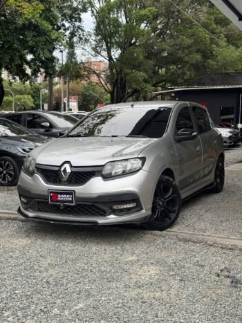 RENAULT SANDERO RS MT 2.0
