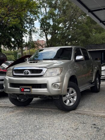 TOYOTA HILUX 3.0 AT DIESEL 4X4
