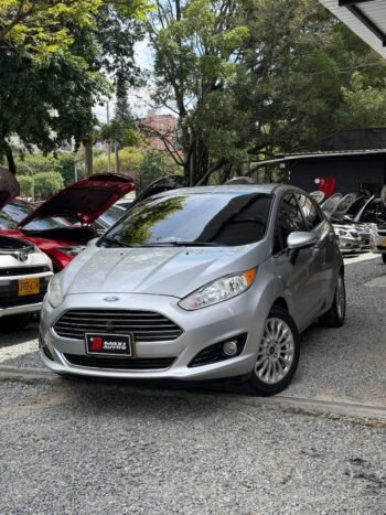 FORD FIESTA TITANIUM AT 1.6
