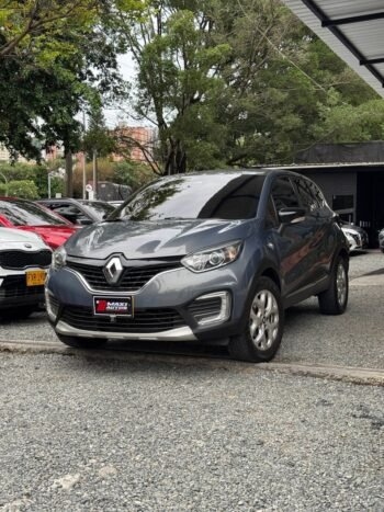 RENAULT CAPTUR ZEN 2.0 MT 4×2