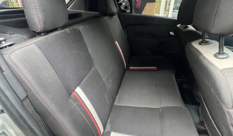 
								RENAULT SANDERO RS MT 2.0 full									