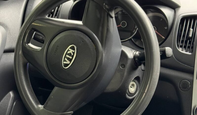 
								KIA CERATO FORTE 1.6L AT full									