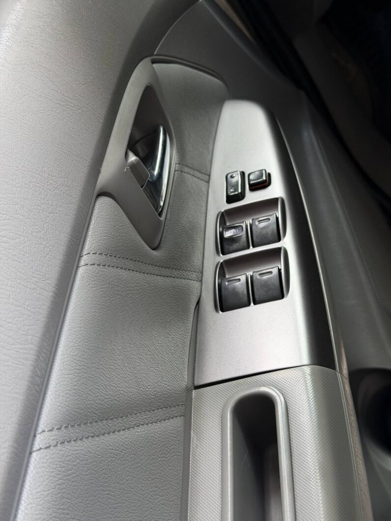 
								TOYOTA HILUX 3.0 AT DIESEL 4X4 full									