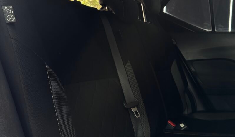 
								NISSAN KICKS ADVANCE MT 1.6L 4X2 full									
