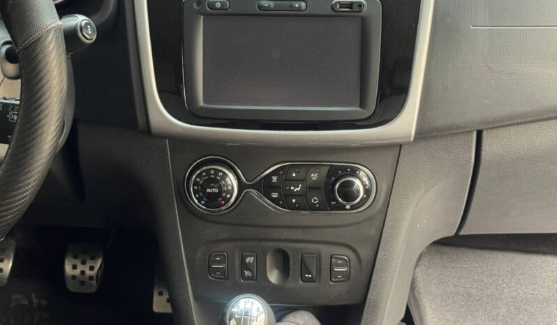 
								RENAULT SANDERO RS MT 2.0 full									