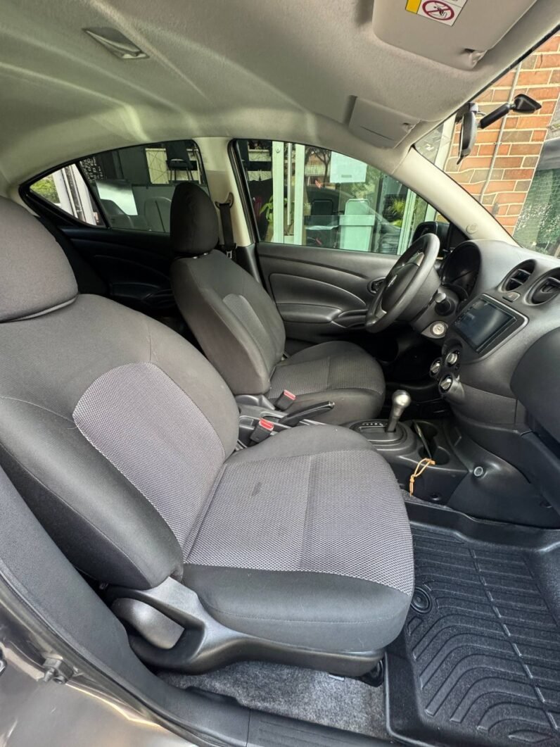 
								NISSAN VERSA DRIVE AT 1.6 SD full									
